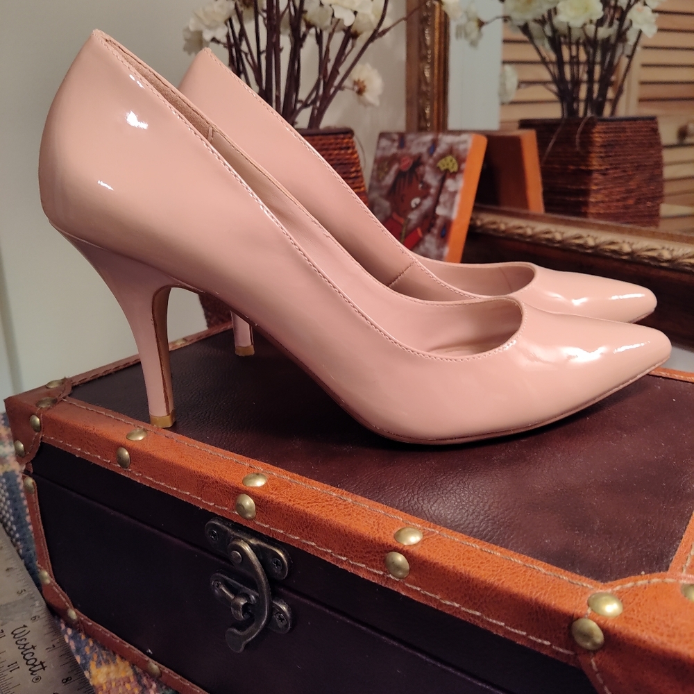 genuine patent leather "perfect nude" pumps